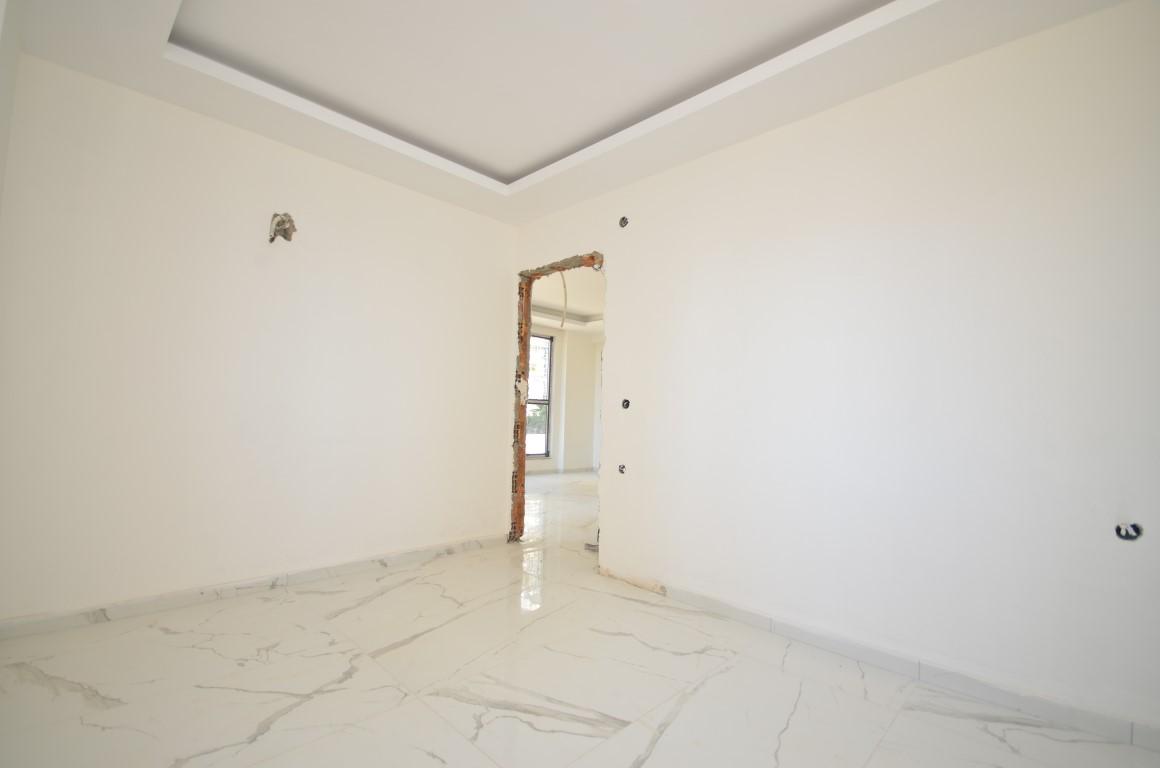 MAY2035 - Photo 22