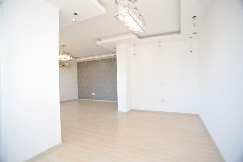 MAY2157 - Photo 10