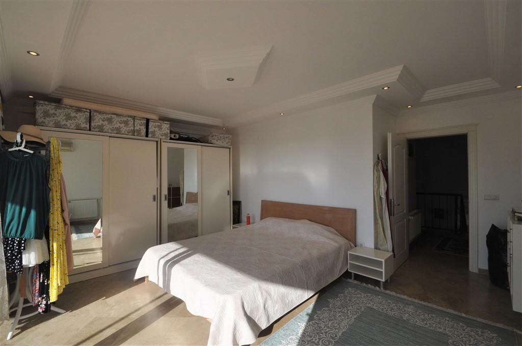 MAY2093 - Photo 11
