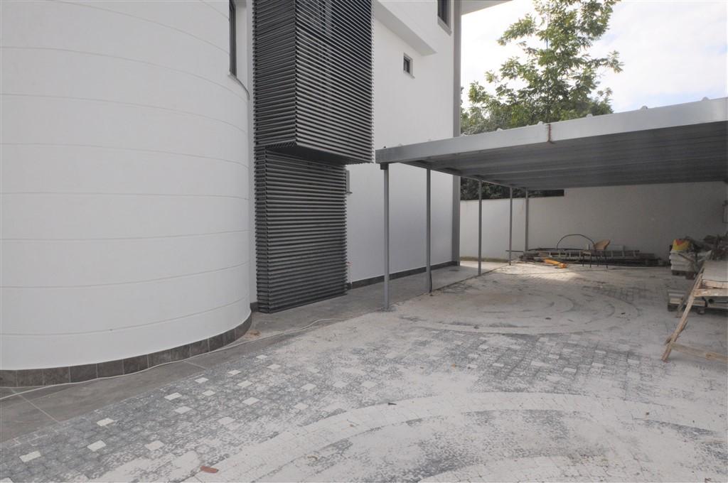 MAY2090 - Photo 18
