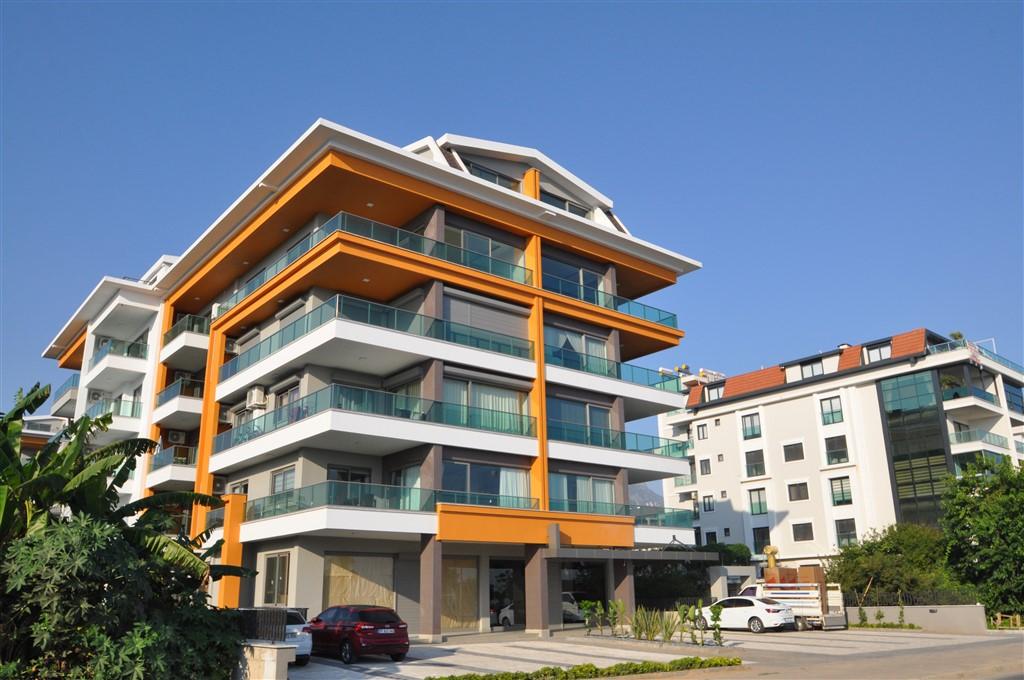 MAY2096 - Photo 2