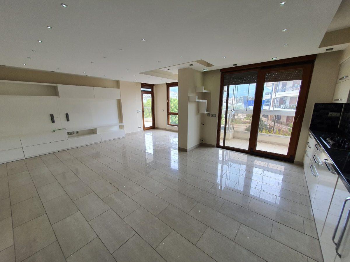 MAY2167 - Photo 11