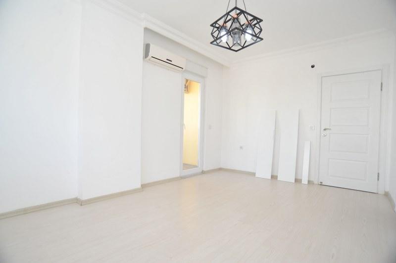 MAY2157 - Photo 18