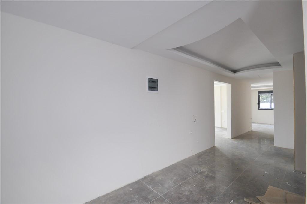 MAY2090 - Photo 21