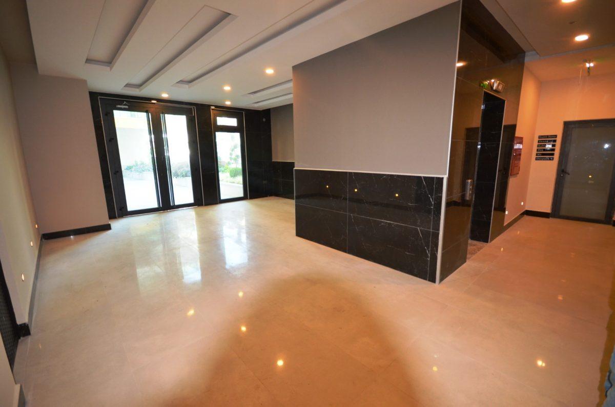 MAY2054 - Photo 9