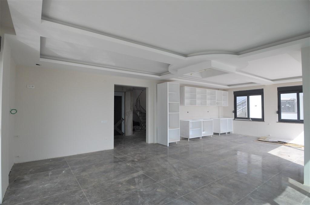 MAY2090 - Photo 28
