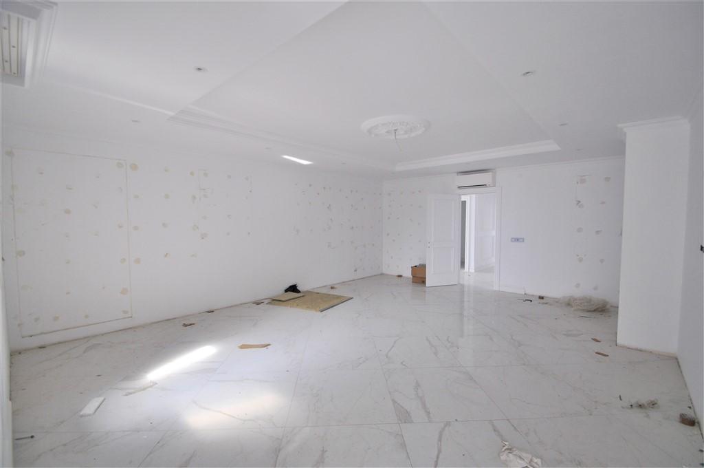 MAY2088 - Photo 38