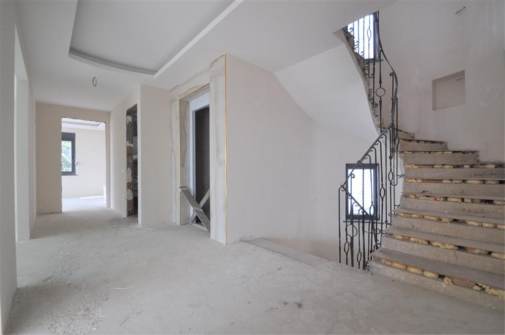 MAY2090 - Photo 35
