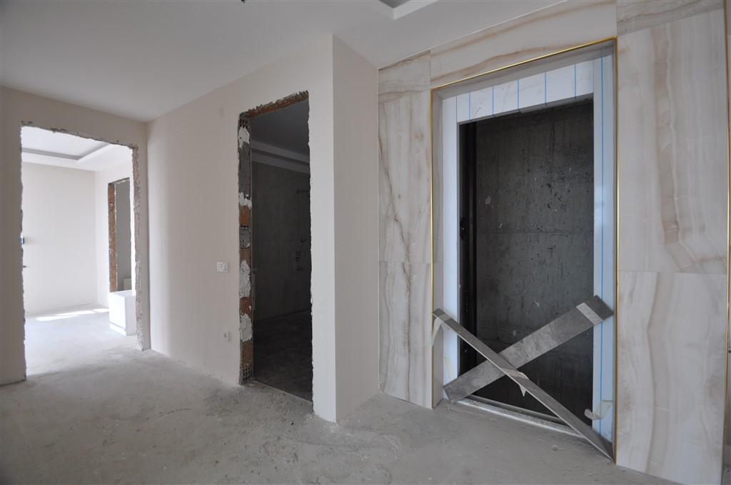MAY2090 - Photo 38