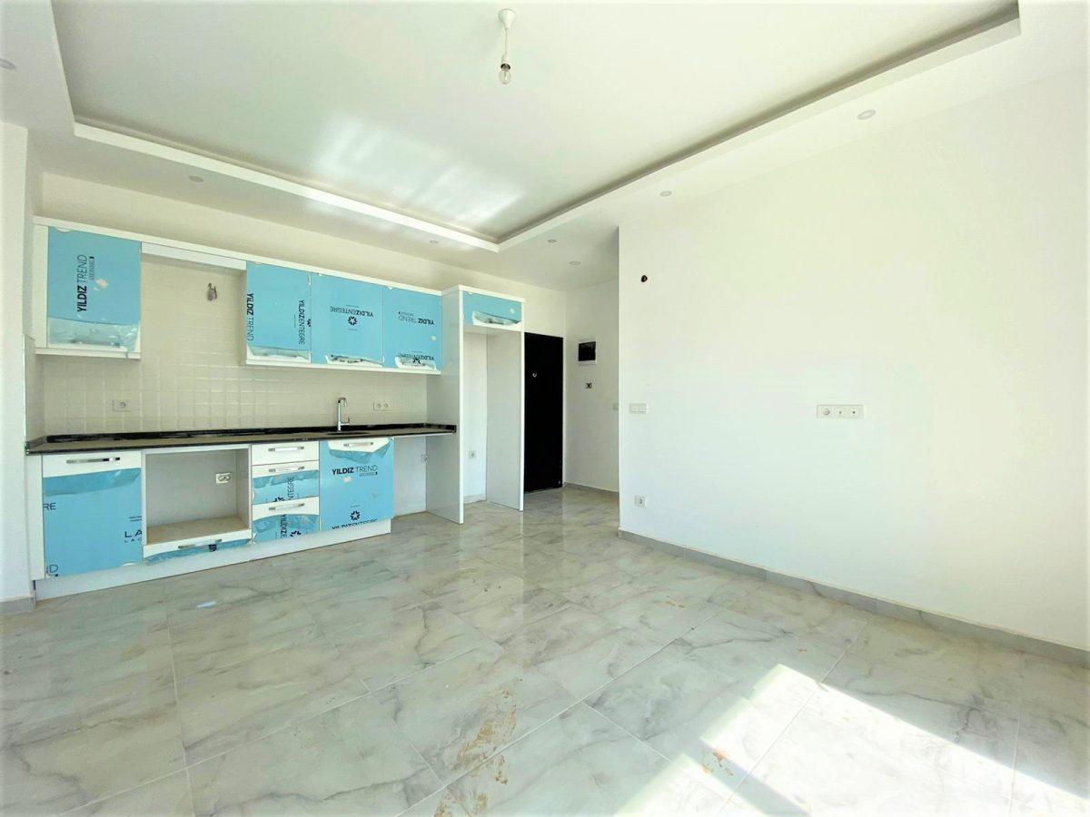 MAY2057 - Photo 4