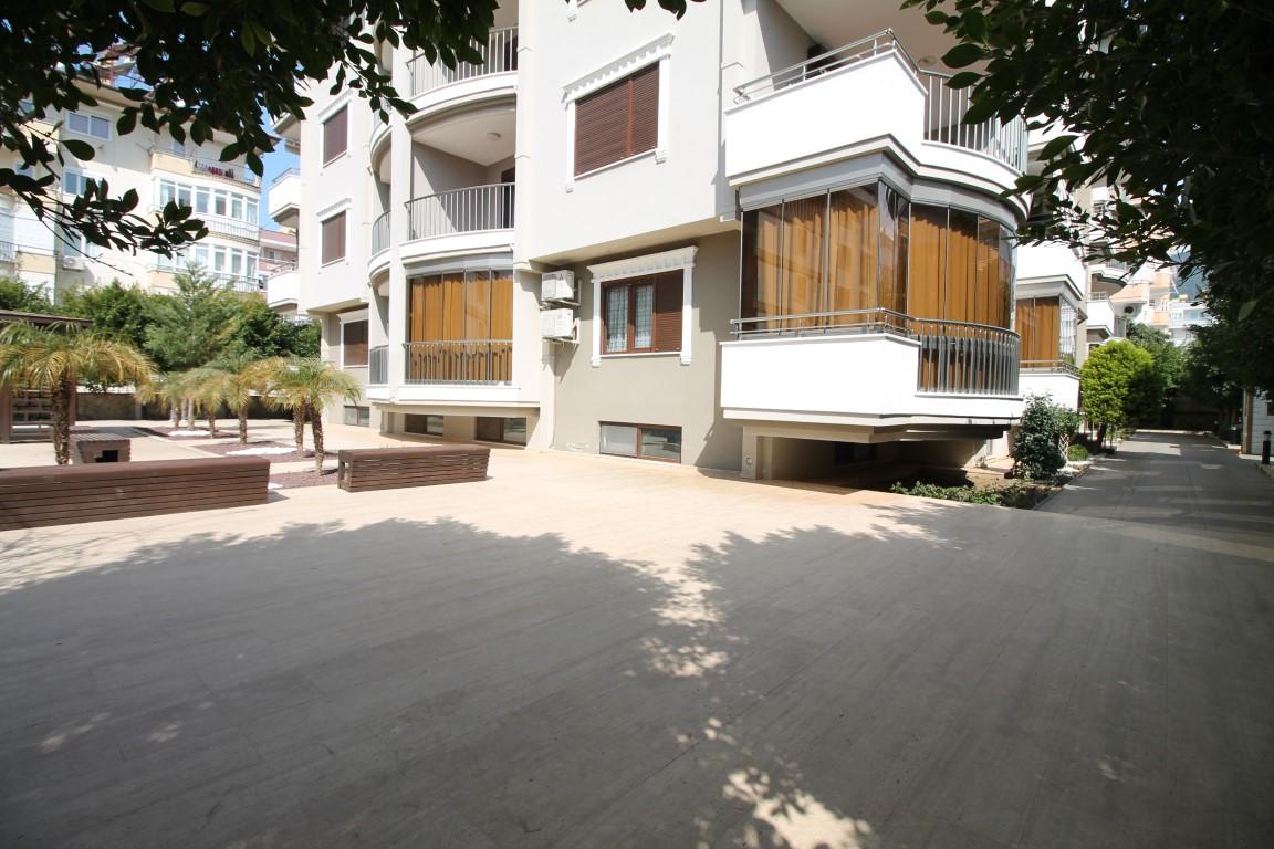 MAY2052 - Photo 12