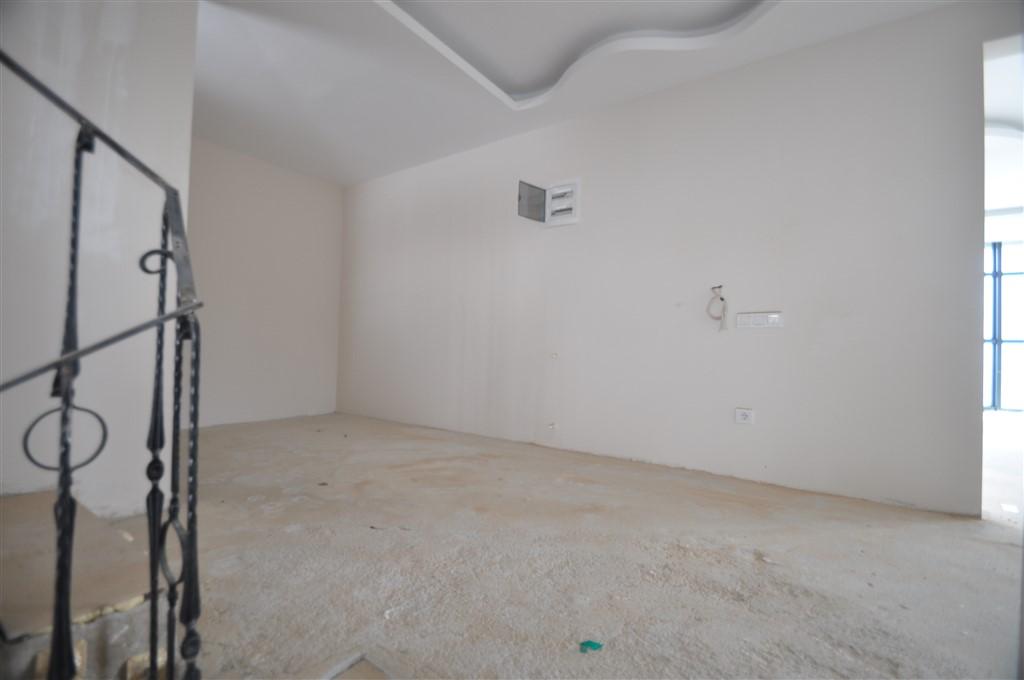 MAY2090 - Photo 52