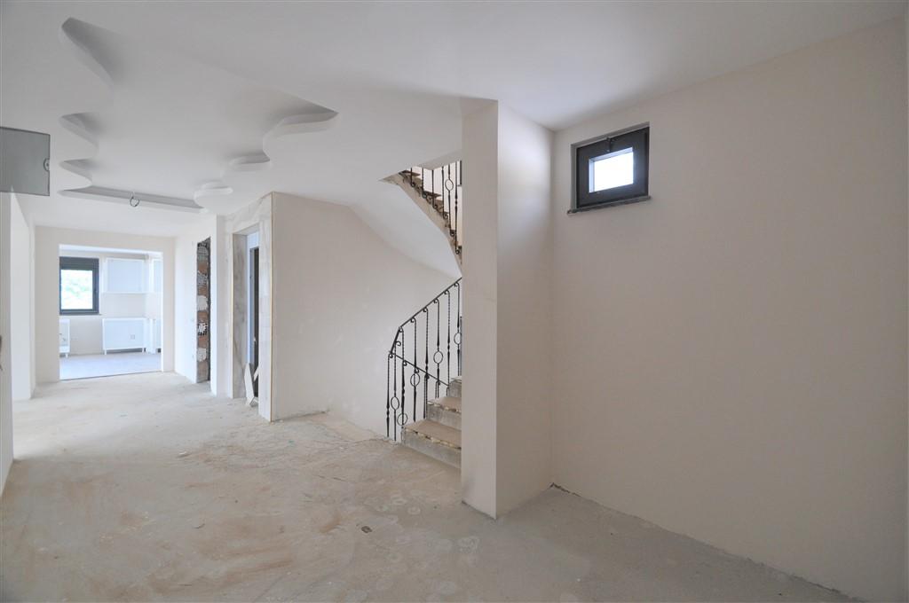 MAY2090 - Photo 53