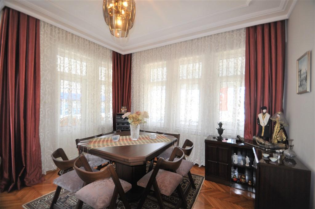 MAY2091 - Photo 4