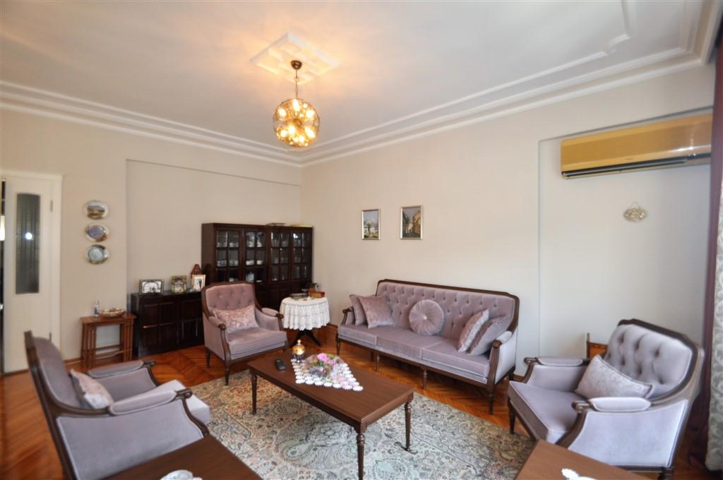 MAY2091 - Photo 2