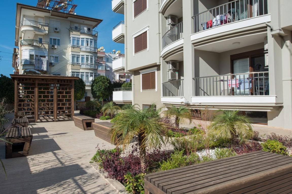 MAY2052 - Photo 8