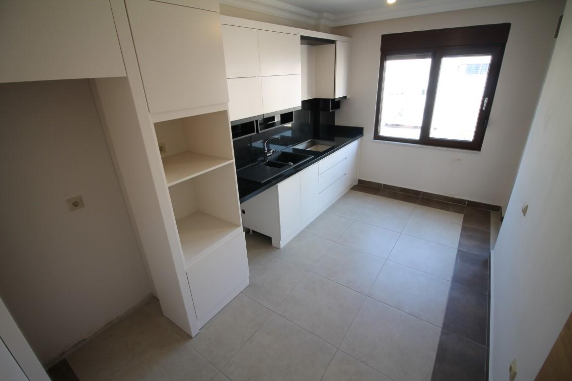 MAY2052 - Photo 16