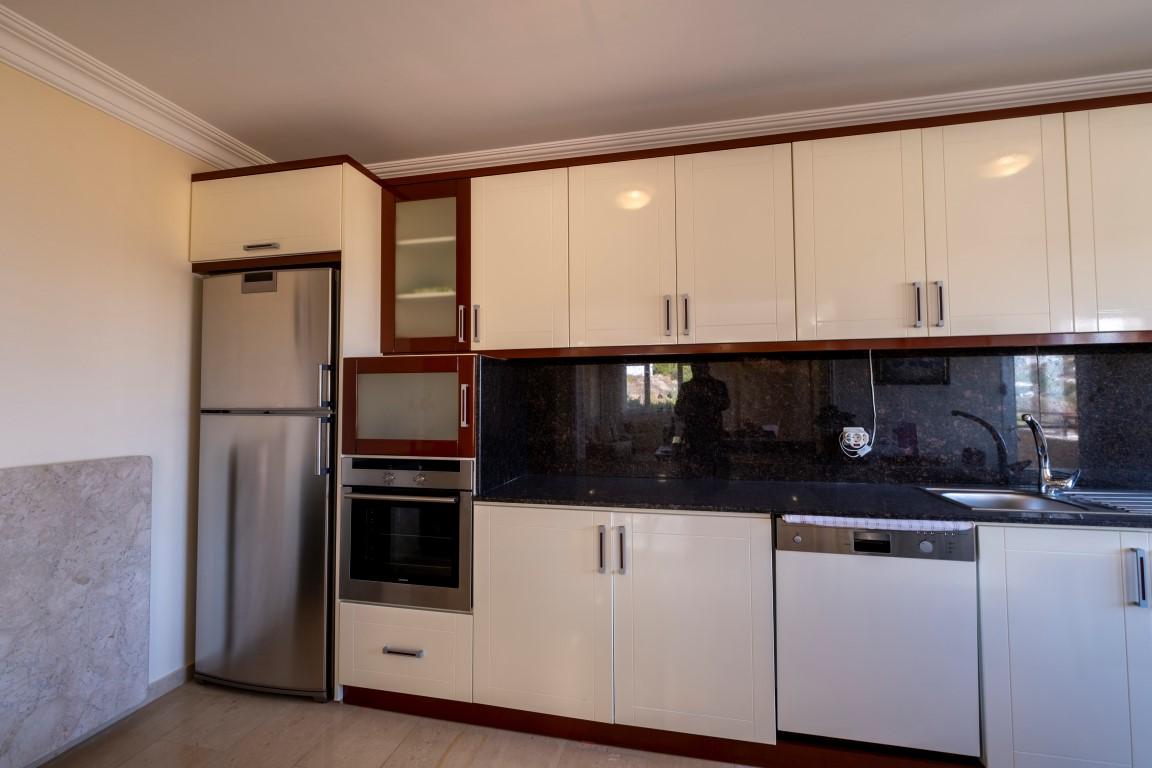 MAY2135 - Photo 19