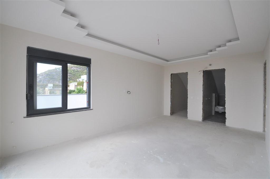 MAY2090 - Photo 91