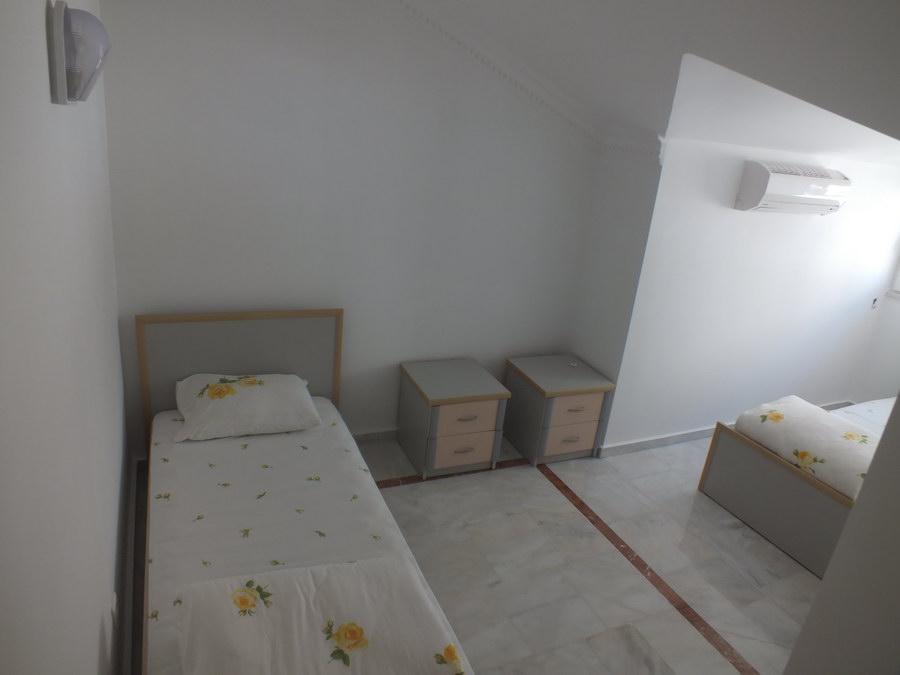 MAY2087 - Photo 14