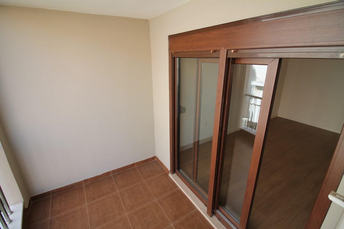 MAY2052 - Photo 23