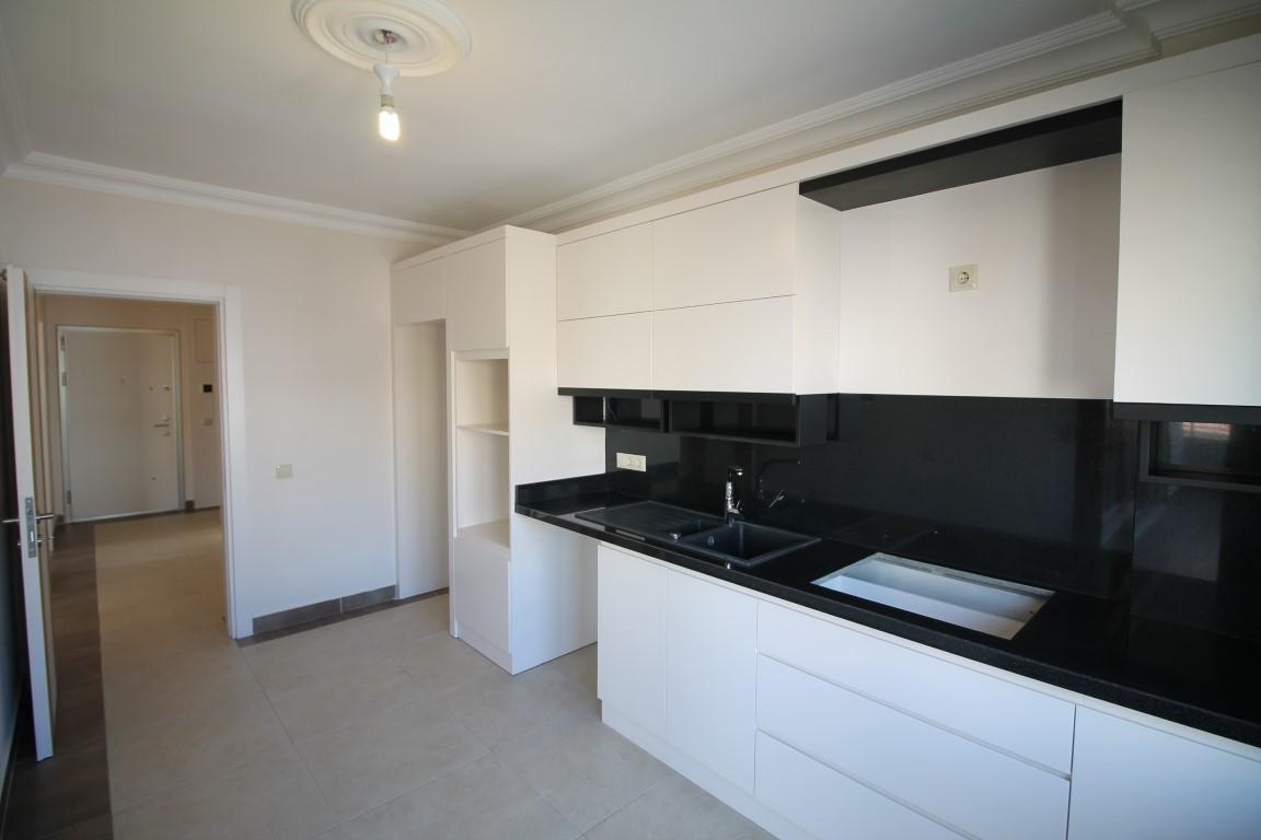 MAY2052 - Photo 17