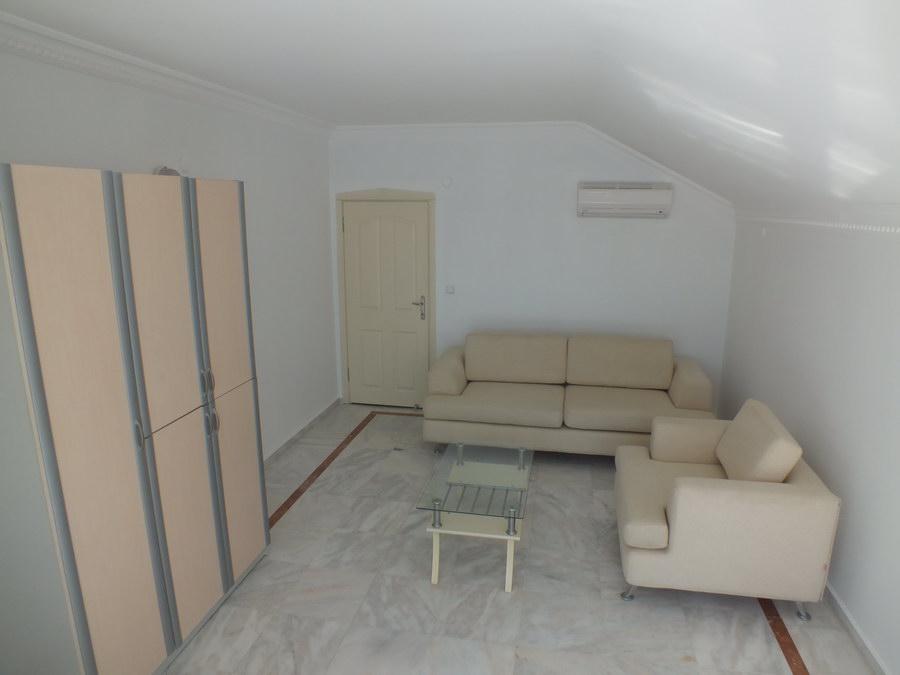 MAY2087 - Photo 13