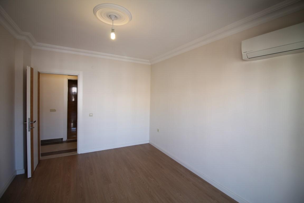 MAY2052 - Photo 26