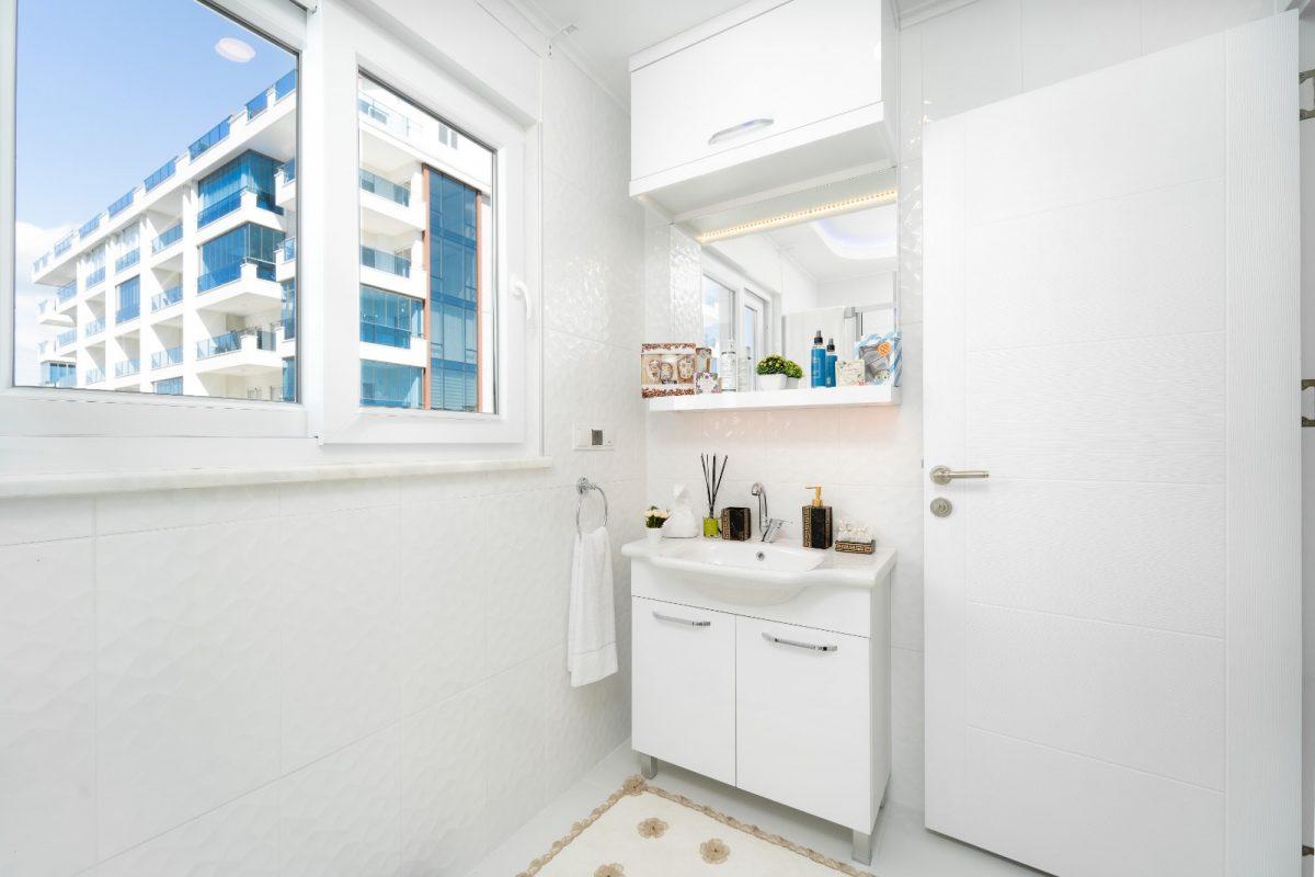 MAY2051 - Photo 22
