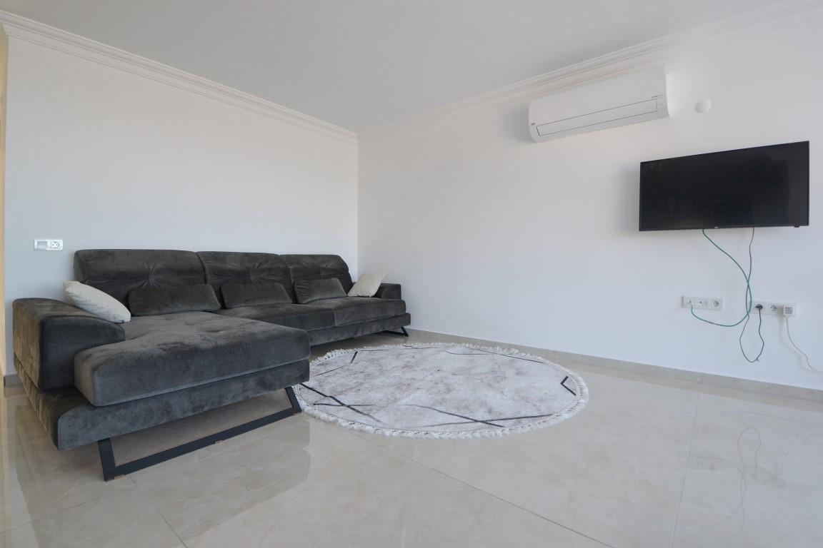 MAY2166 - Photo 19