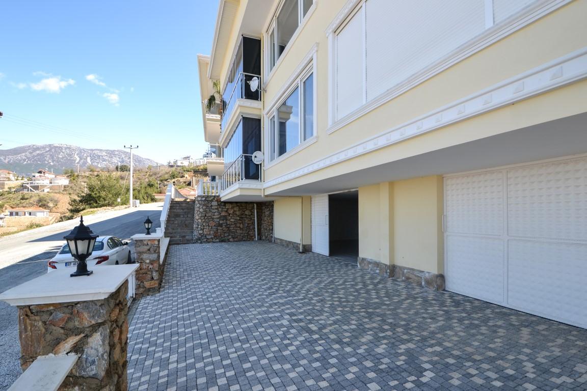 MAY2166 - Photo 2
