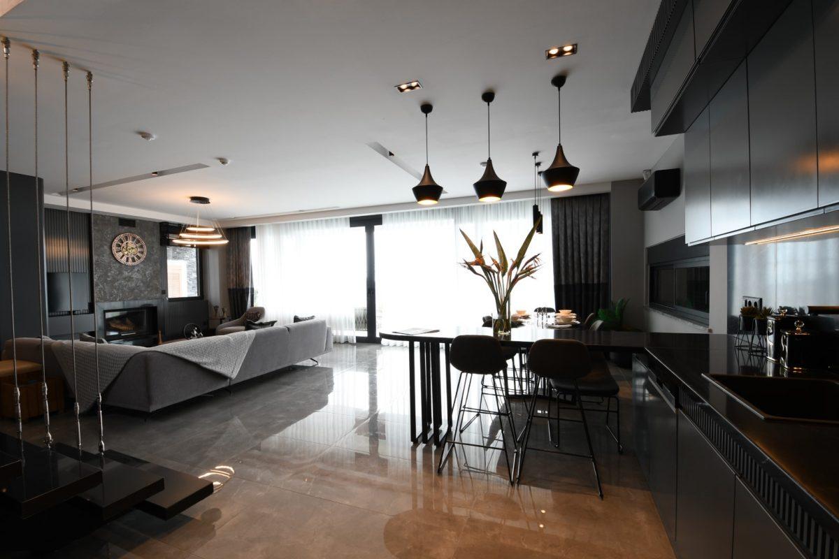 MAY2212 - Photo 21