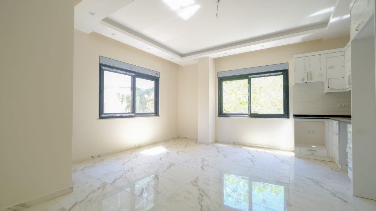 MAY2158 - Photo 3