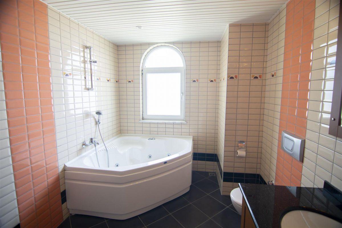 MAY2153 - Photo 20