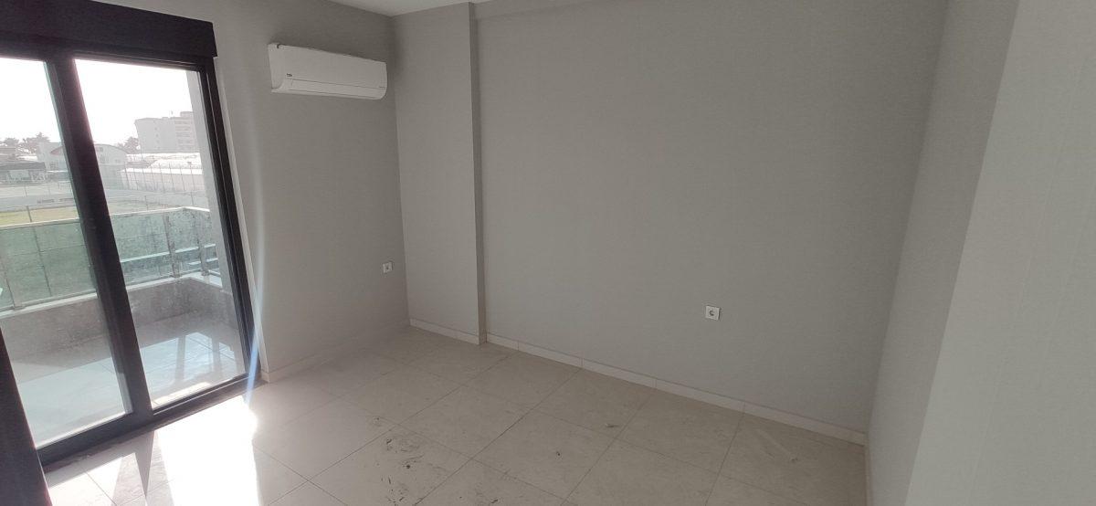 MAY2133 - Photo 5