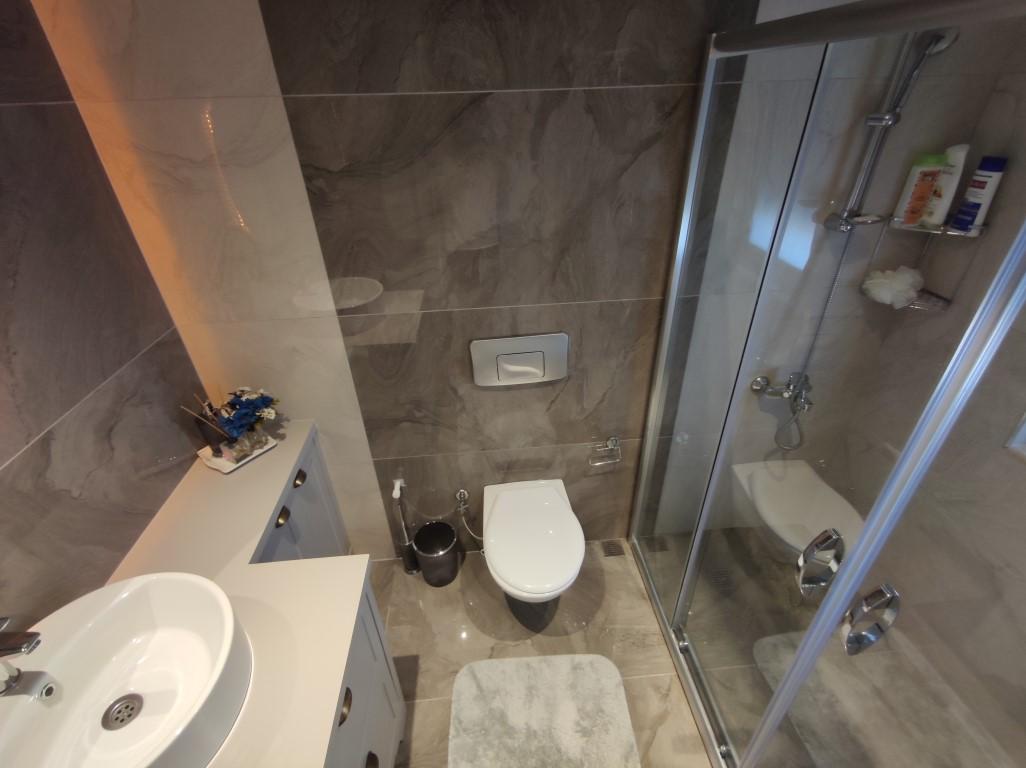 MAY2180 - Photo 16