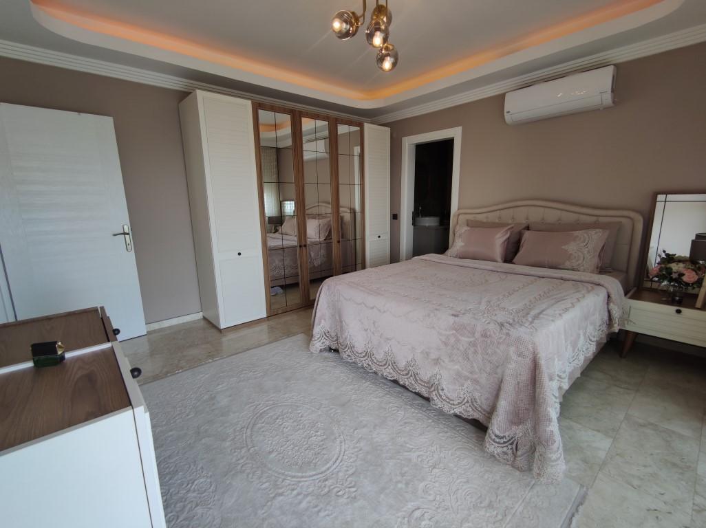 MAY2180 - Photo 18