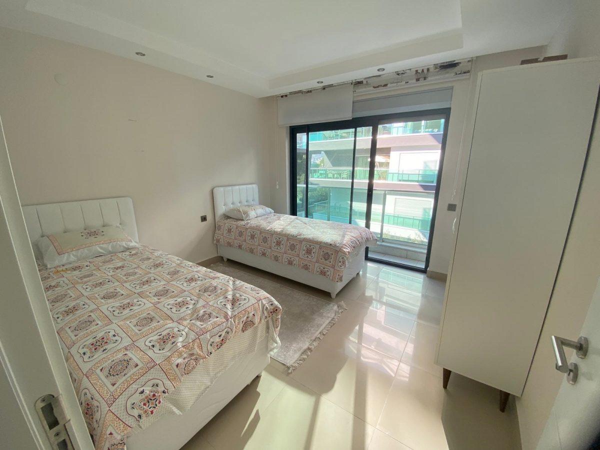 MAY2129 - Photo 11