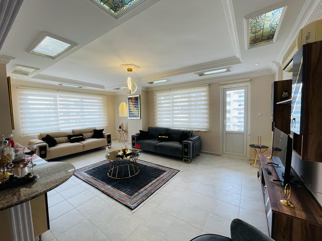 MAY2060 - Photo 2