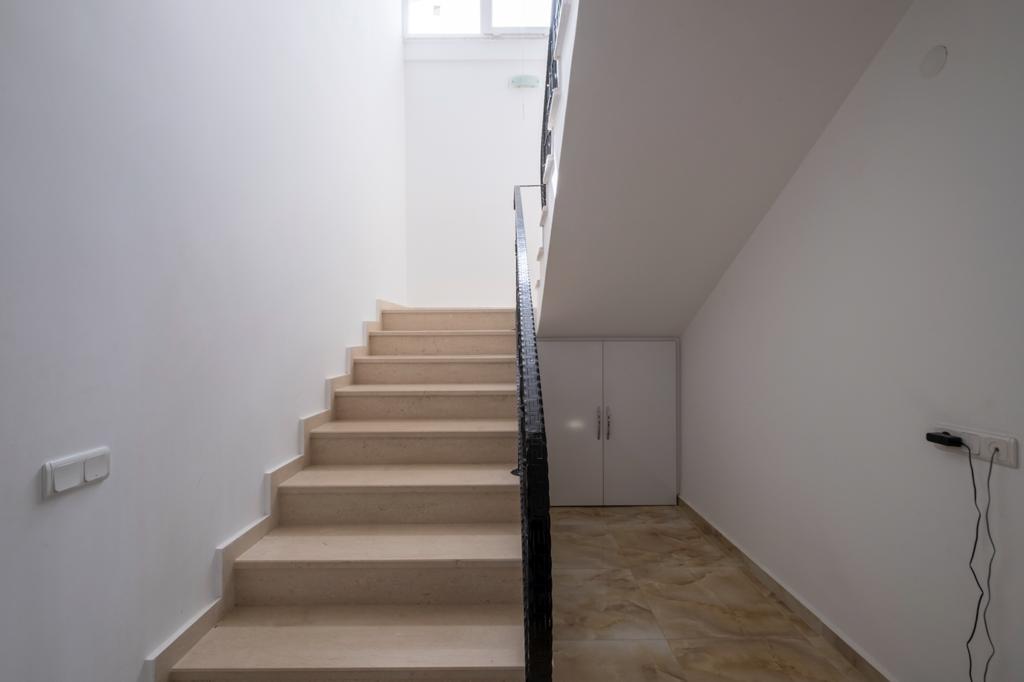 MAY2127 - Photo 15