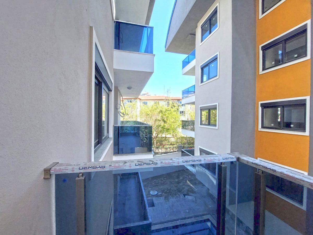 MAY2158 - Photo 11