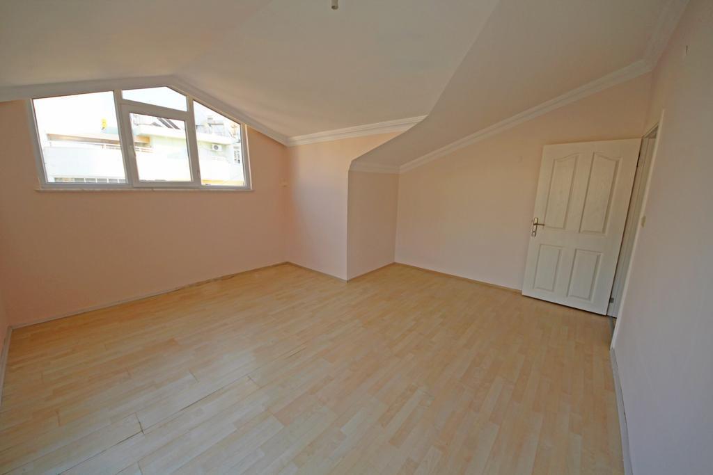MAY2159 - Photo 19