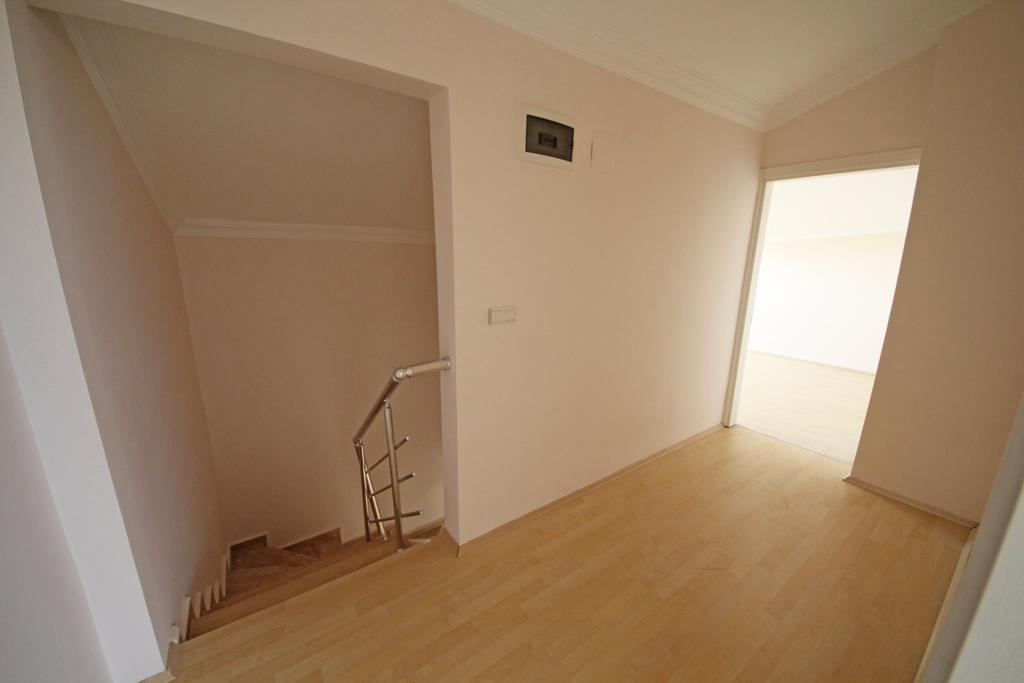 MAY2159 - Photo 17