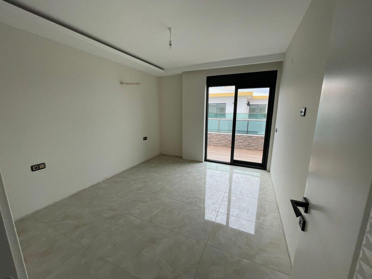 MAY2162 - Photo 33