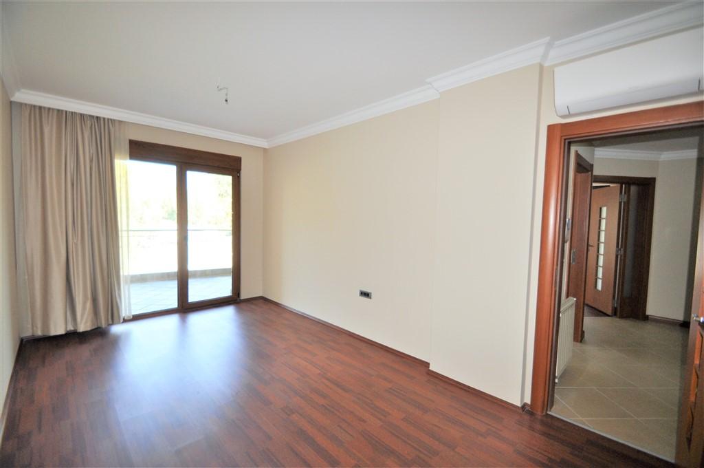 MAY2343 - Photo 17