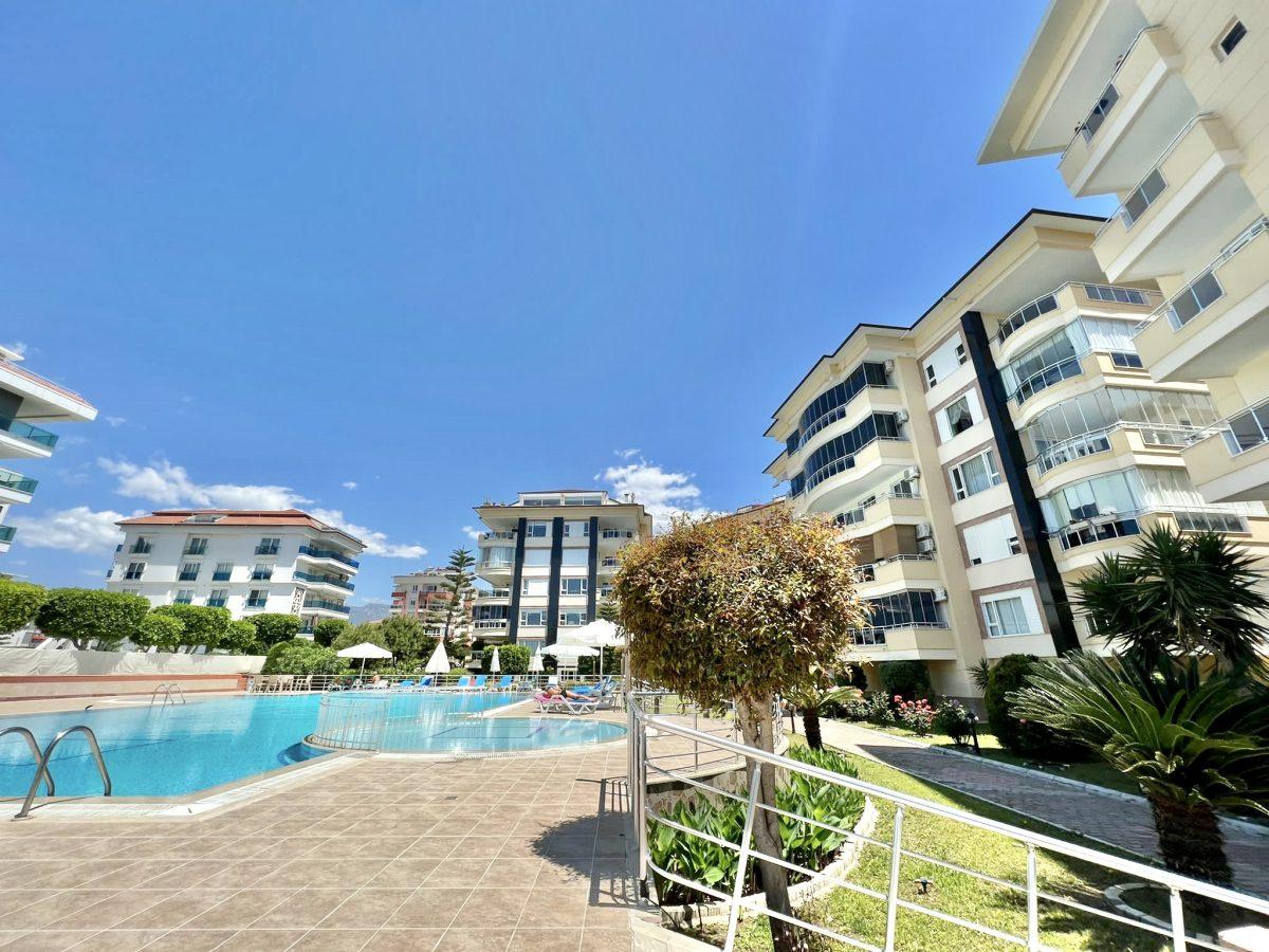 MAY2300 - Photo 2