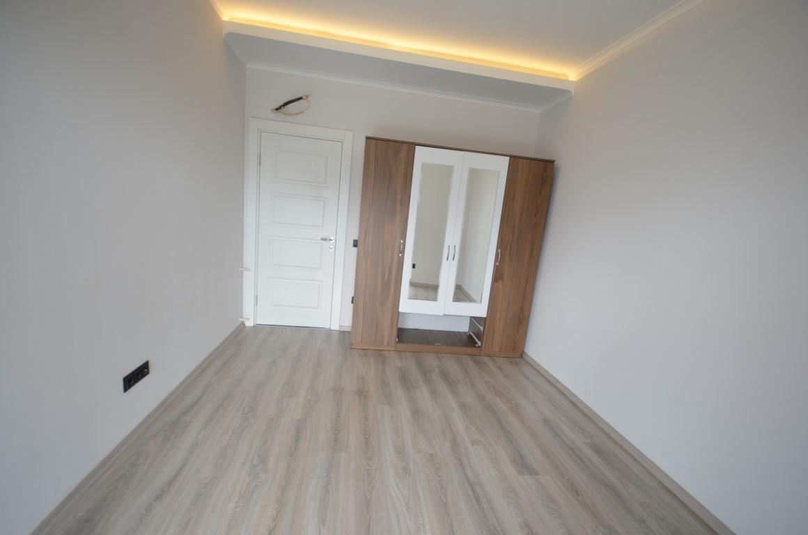 MAY2340 - Photo 21