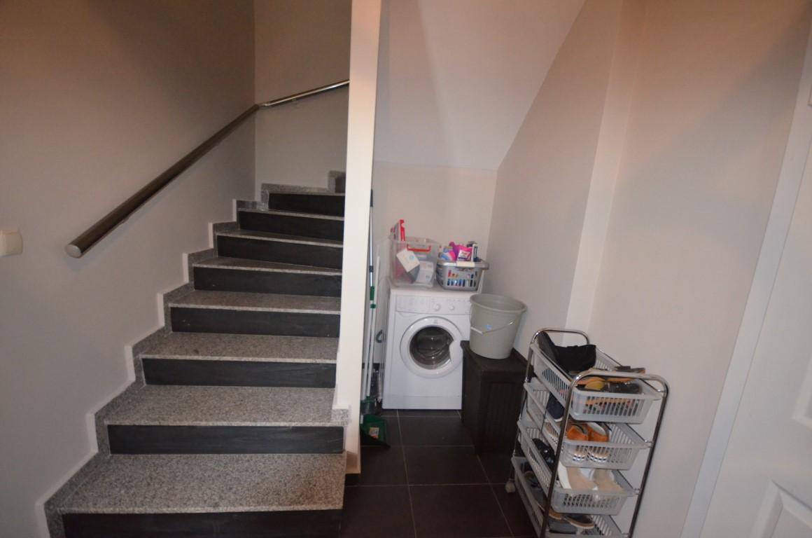 MAY2338 - Photo 6