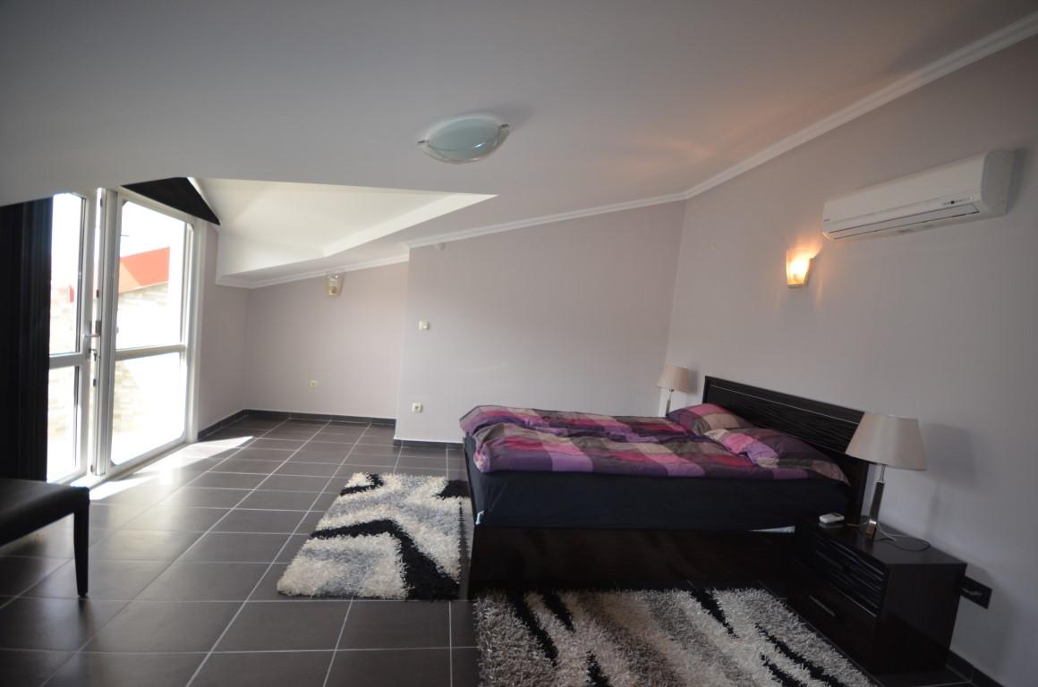 MAY2338 - Photo 26