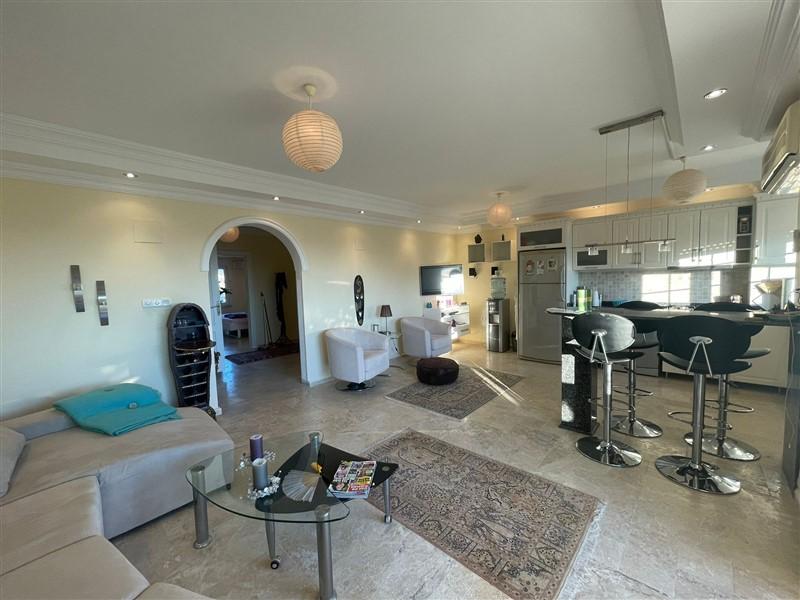 MAY2235 - Photo 5
